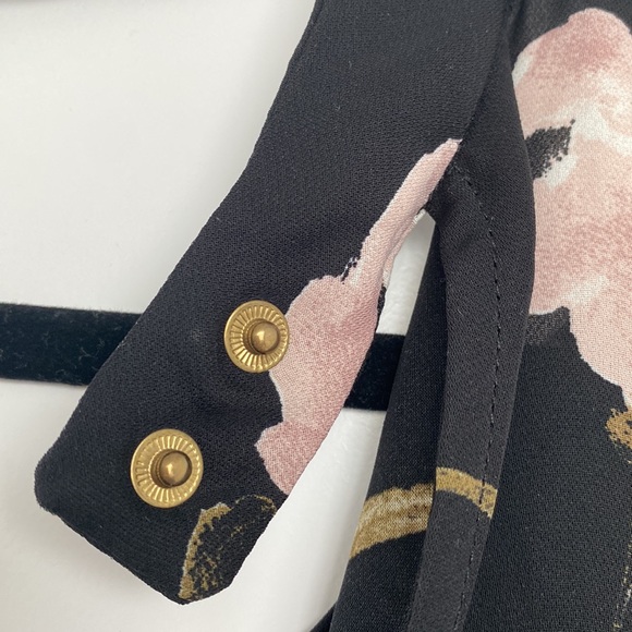 Dynamite Floral V-Neck Blouse with Choker - Picture 10 of 14